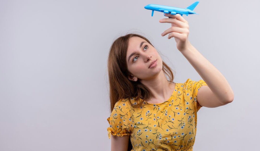 Viajes largos y varices: cómo cuidar tus piernas en vacaciones