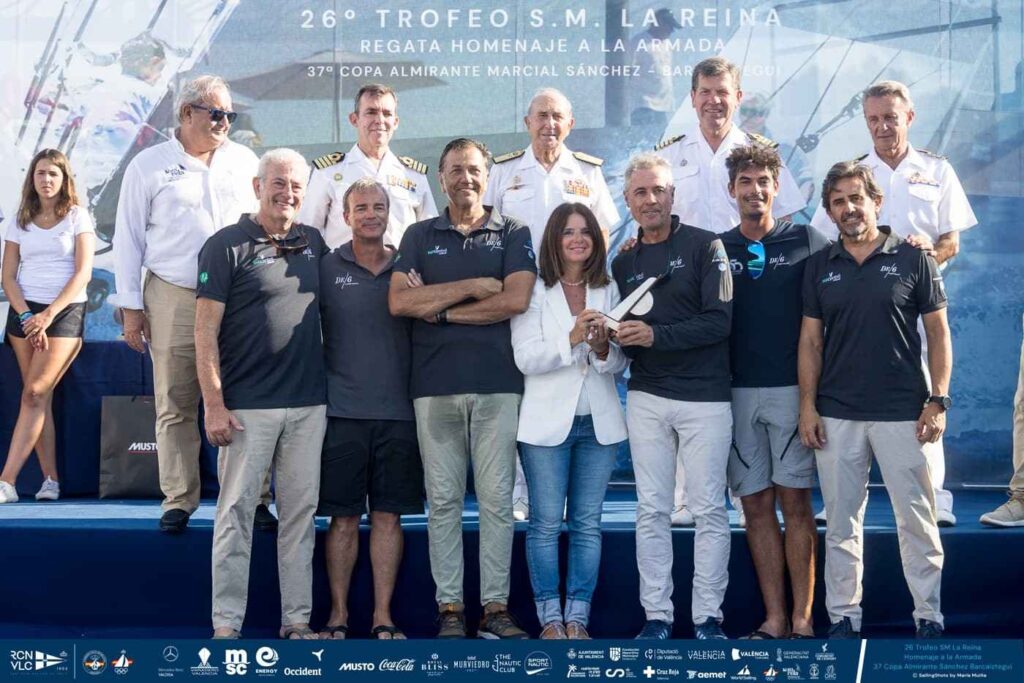 VARIcentro navega hacia el podio en el Trofeo SM La Reina 2025 